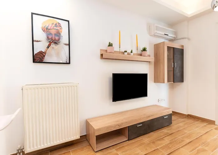 Modern Apartment, Short Walk To Acropolis Sites